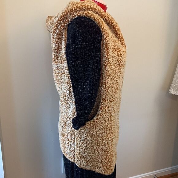 Love Tree Women’s Sherpa Hooded Vest size S - Picture 5 of 12